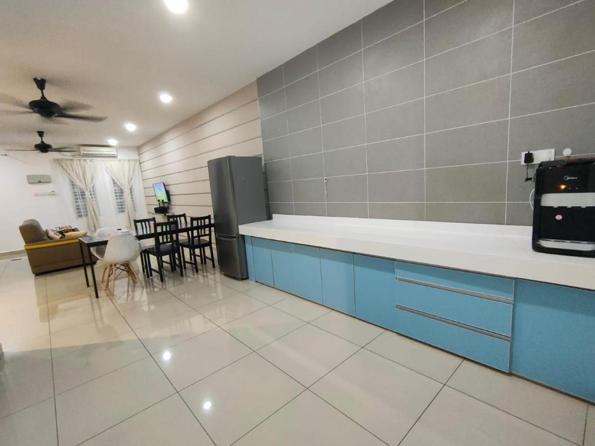 Setia Home Sitiawan Ktv 12+4 Pax エクステリア 写真